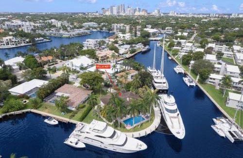 Sunrise Key House | VillaKey- LUXE Waterfront Villa 5Min to Beach