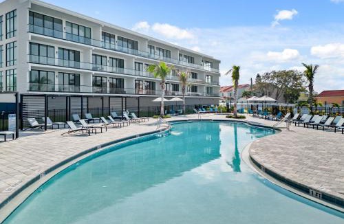 Melbourne Beach House | Villatel at Harbor Island Beach Club