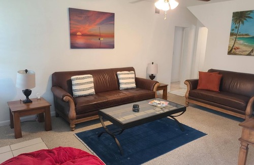 Historic Uptown House | Vintage 2 Bed /2 Bath With Pool- Blocks from Vinoy & Downtown St. Pete