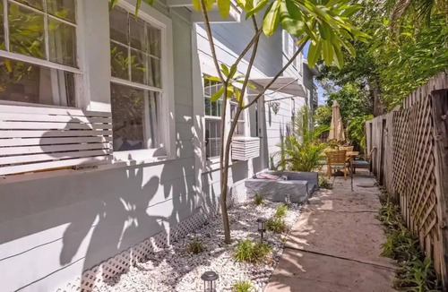 Lake Worth Cottage | Vintage Coastal Cottage -3Bed/1Bath Upstairs