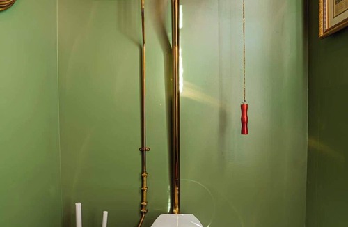 Maryville House | Vintage High St. Suite Wellness Suite