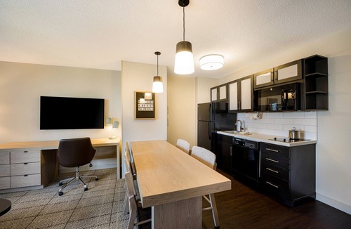 Exchange Place North Hotel | Visit Liberty Science Center! Contemporary Unit! Interactive Exhibits!