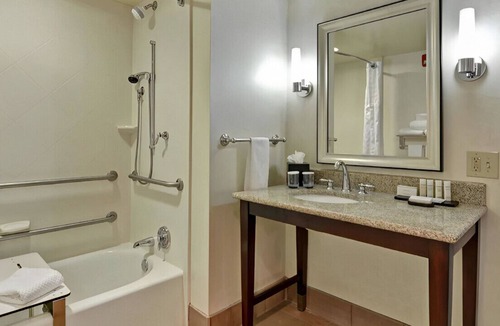 Eden House | Vivid Suite for Your Next Getaway! Free