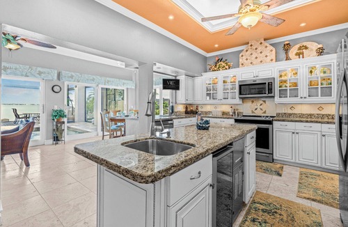 Caloosahatchee Villa | VRCC Villa Dolphin House
