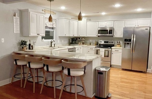Andersonville House | WAKE HOUSE, Your Ideal Lake Getaway!