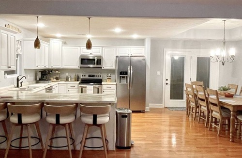 Andersonville House | WAKE HOUSE, Your Ideal Lake Getaway!