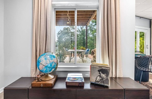 Gainesville House | Wake. Lake. Repeat. European Designed Stay (FIFA)
