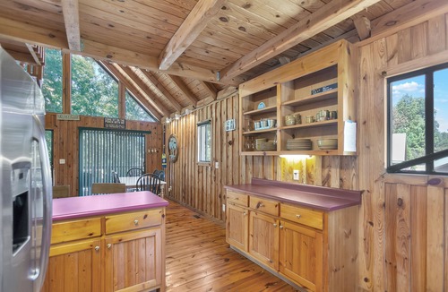Six Mile House | Walhalla Hwy Spacious 4BR home with waterfront access, perfect for 8 guests.