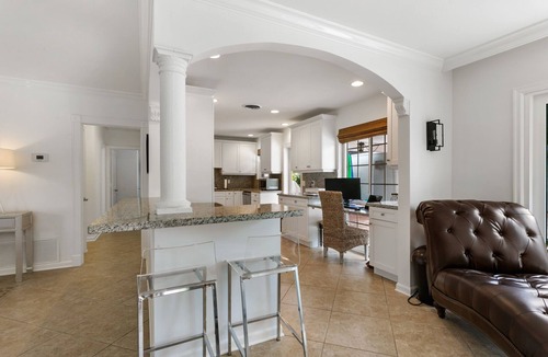 Florida North Atlantic Coast House | WALK 2 BEACH, HEATED POOL, PUTTING GREEN, 4be 2 ba, Tropical oasis