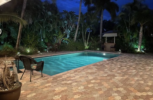 Florida North Atlantic Coast House | WALK 2 BEACH, HEATED POOL, PUTTING GREEN, 4be 2 ba, Tropical oasis