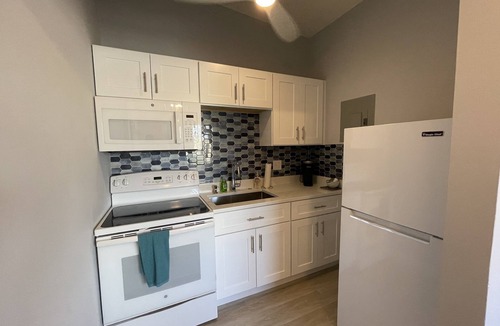 Singer Island Condo | Walk-Beach, Dining, Surfing, Fishing, Snorkel