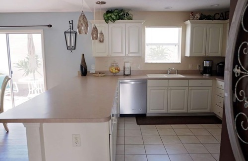 Caroline House | Walk or Cart to Lake Sumter Landing! Our Village Gem - 5 Star - w/Golf Cart