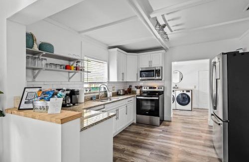 Delray Beach House | Walk to Atlantic Hot Tub Recently Renovated