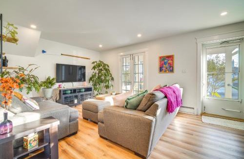 Ventnor City Apartment | Walk to Beach: Dog-Friendly Ventnor City Retreat!