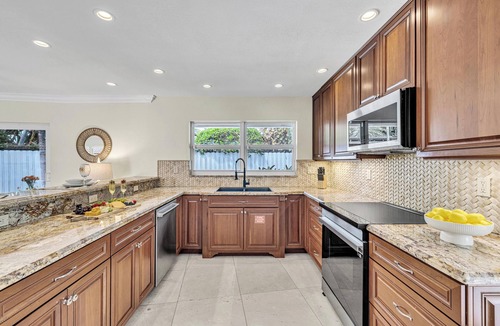 17th Street Causeway House | Walk to Beach/Heated Pool/Serenity at its Finest/Orchid Key/Residences