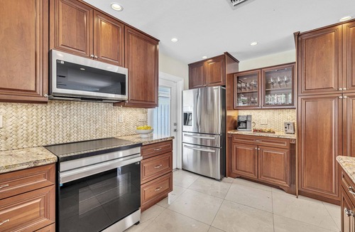17th Street Causeway House | Walk to Beach/Heated Pool/Serenity at its Finest/Orchid Key/Residences