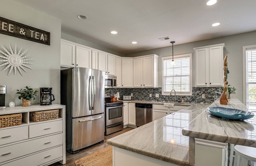 Garden City House | Walk to Beach! Murrells Inlet Oasis w/Shared Pool