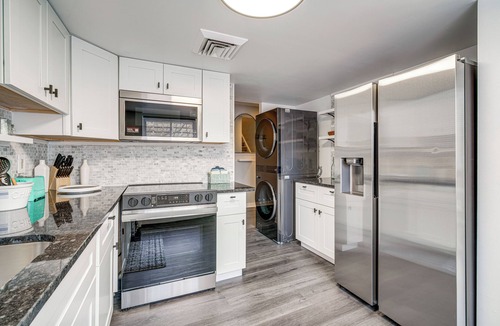 Atlantic City Apartment | Walk to Casino: Condo w/Balcony in Atlantic City!