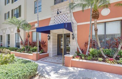 Downtown West Palm Beach Apartment | Walk to CityPlace and Clematis Street Condo with Pool
