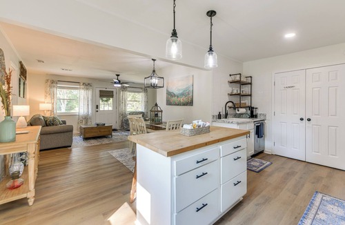 Pine Mountain House | Walk to Dtwn Pine Mountain! Quiet Cottage w/Yard