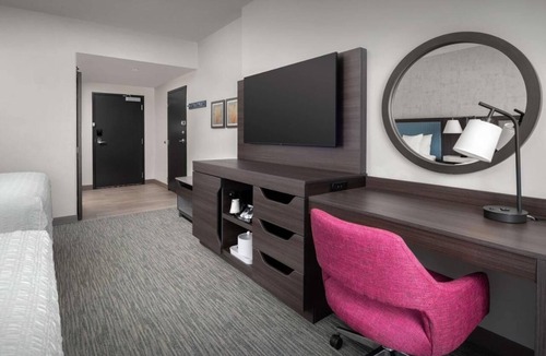 Pineapple Grove Arts District Hotel | Walk to Everything – 3 Cozy Delray Units Near Beach, Cafés, and Galleries