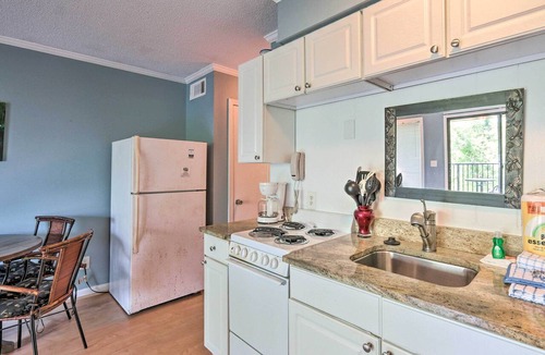 Folly Field Apartment | Walk to Folly Field Beach: Condo in Hilton Head!