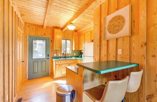 Six Mile Cabin | Walk to Lake Keowee: Idyllic Six Mile Cabin!