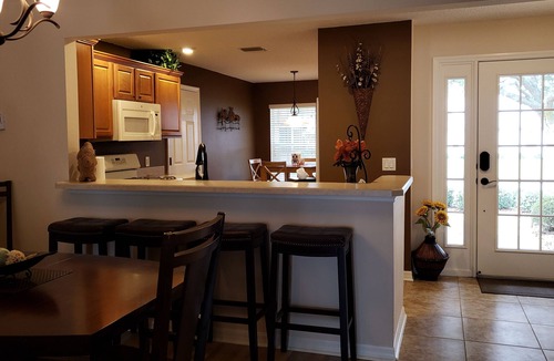 Virginia Trace House | Walk to Lake Sumter Landing! Golf cart included!