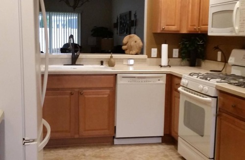 Virginia Trace House | Walk to Lake Sumter Landing! Golf cart included!