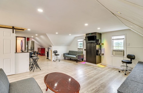 Arlington Heights Apartment | Walk to Main St Stroudsburg! Pocono Townhome