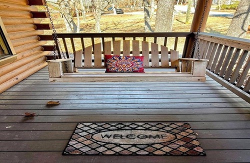 Pine Mountain Cabin | Walk to pool, chapel, mountainside pavillion