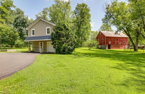 Kintnersville House | Walk to River: Couple’s Retreat in Kintnersville!
