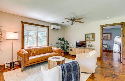 Kintnersville House | Walk to River: Couple’s Retreat in Kintnersville!