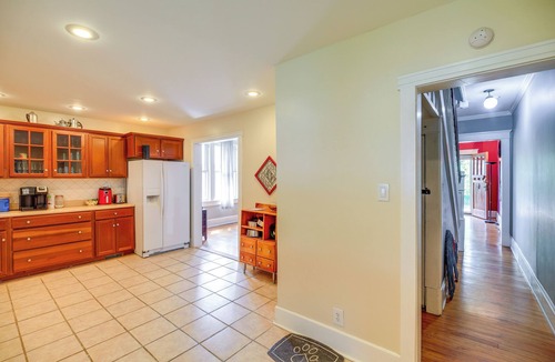 Bristol Cottage | Walk to State St! Bristol Craftsman w/Backyard