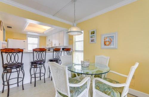 Whitney Beach Apartment | Walk to the Beach Longboat Key Resort Escape