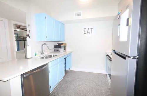Indian Bayou House | Walk to the beach/Pool/In the heart of Destin!