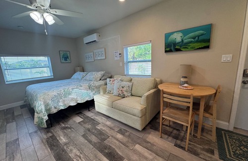 Largo House | Walk to The Beach, shops and restaurants, The sweetest place is “The Sweet”