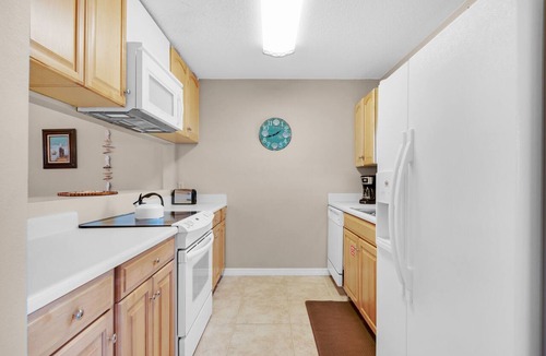 Sugar Beach Condo | 🏖️🌴Walk to the Beach | Private Patio | Community Pool | Sugar Beach F-27