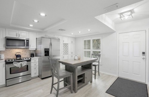 Vanderbilt Beach Condo | Walk to Vanderbilt Beach