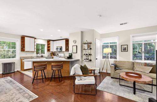 Inman Park Condo | Walkable Inman Park Retreat by Beltline Krog & Eateries
