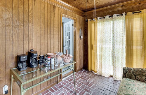 Toccoa House | Walkable Location! Peaceful Toccoa Escape w/Yard