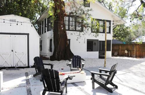 South Seminole Heights House | Walkable, Outdoor Oasis, BBQ, Firepit and Bocce Ball