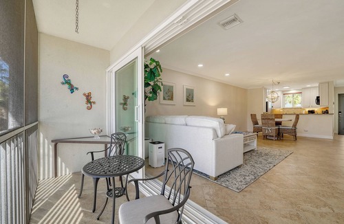 Saint Armands Key Condo | Walkable to Beach, Restaurants, Entertainment & More!