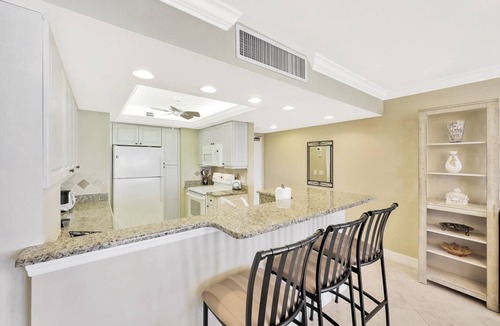 Marco Island Condo | Walking Distance to Beach, Dining, Shops & More!
