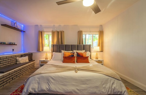 Bel Air House | Walking Distance to Beachy Paradise l Pool