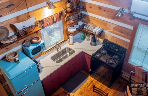 Otto Cabin | Walnut Falls on Betty's Creek - 1 BR cabin + Open Sleeping Loft