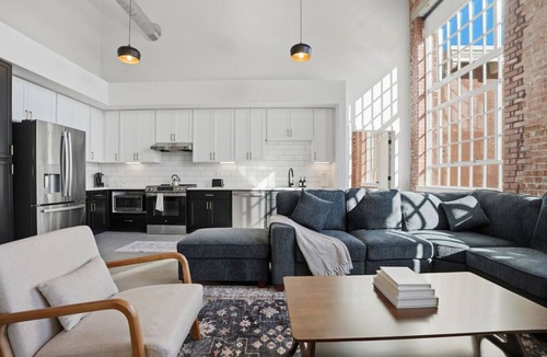Judson Apartment | Warm and Inviting Abode
