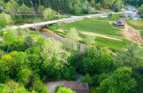 Sugar Grove House | Watauga River Retreat