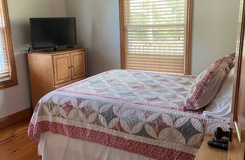 Johnson City House | Watauga's End Farm. Riverside Getaway in East TN
