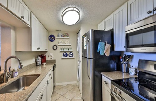 East Wind North Condo | Watch the Dolphins play in the Atlantic while the gentle waves roll in.